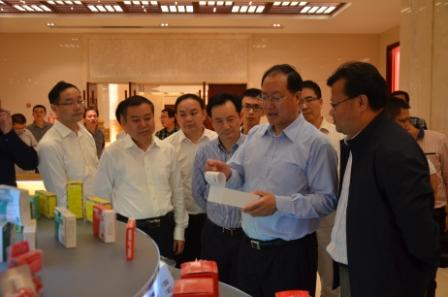 江西省委常委、常務副省長毛偉明視察仁和集團