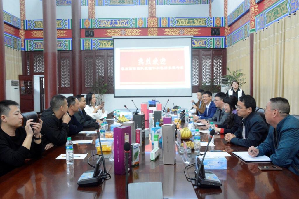 肖正連副董事長會見摩能國際集團(tuán)董事長蔣德才