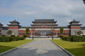 全國政協委員、仁和集團董事長楊文龍：加快中醫藥、西醫藥、中西醫結合醫藥協調發展