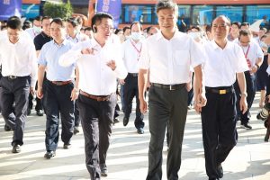 任珠峰副省長率江西省工業強省推進大會考察團 蒞臨仁和集團參觀考察