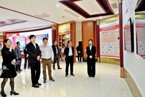 國(guó)家藥監(jiān)局副局長(zhǎng)徐景和視察仁和集團(tuán)